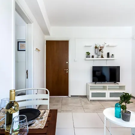 Apartment Mila's 1-br In Larnaca