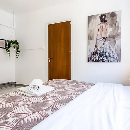 Apartment Mila's 1-br In Larnaca