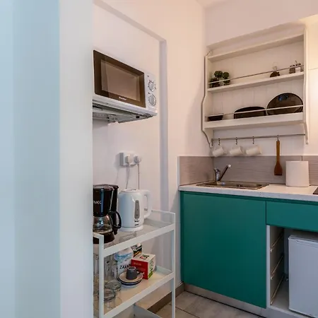 Mila's 1-br In Apartment